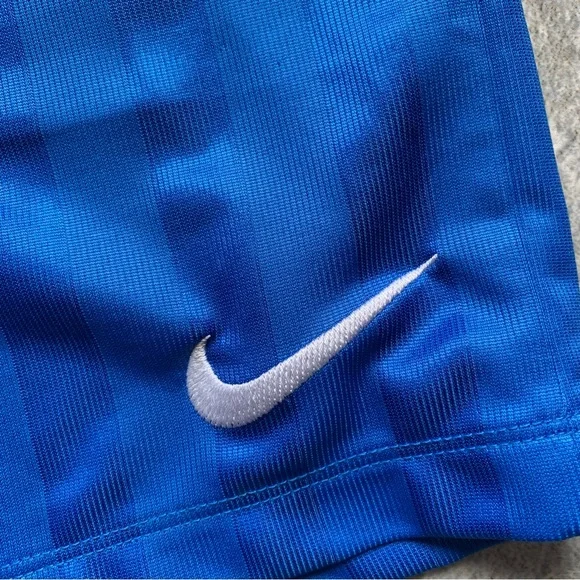 Nike gym shorts W26 - Picture 3 of 5